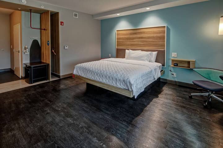 Room 8 of 20