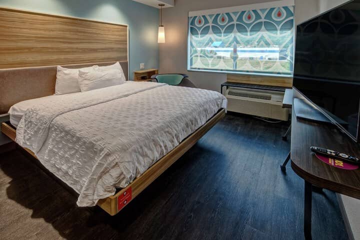 Room 13 of 20