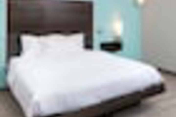 Room 32 of 123