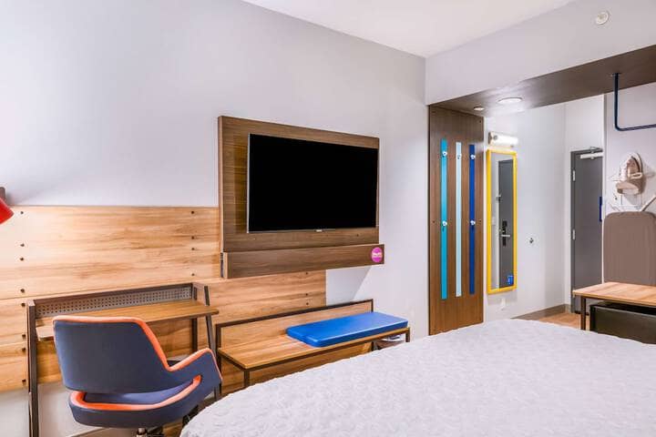 Room 11 of 57