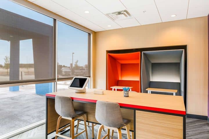Business Center 49 of 57