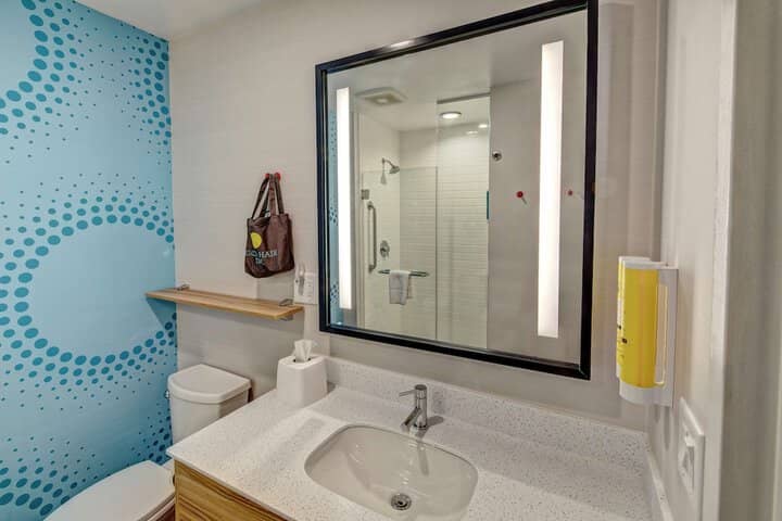 Room 12 of 20