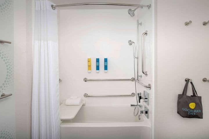 Room 19 of 33
