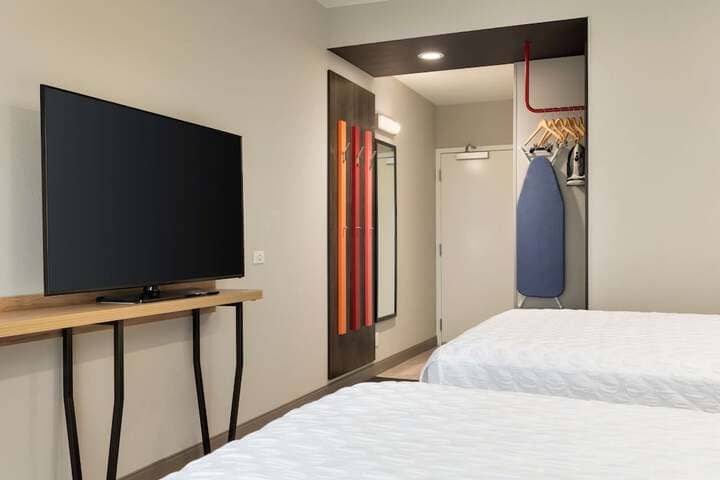 Room 14 of 34