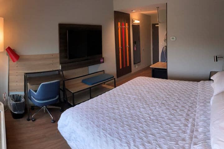 Room 16 of 44
