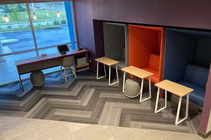Business Center 40 of 44