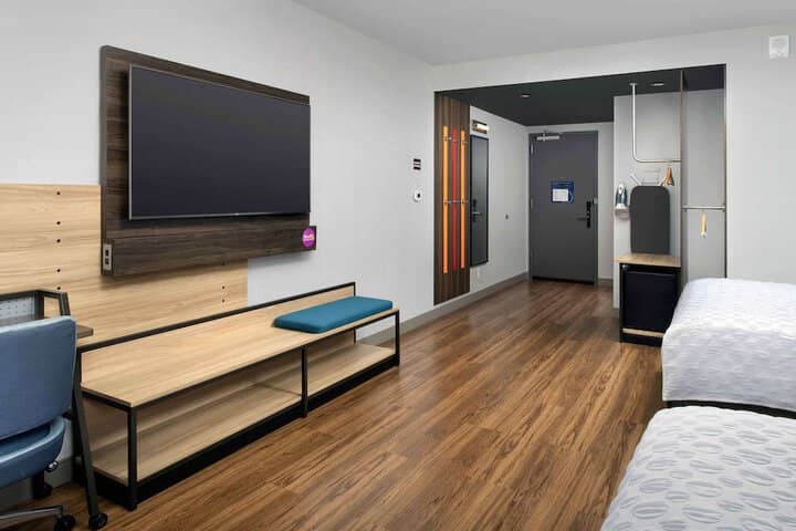 Room 14 of 33