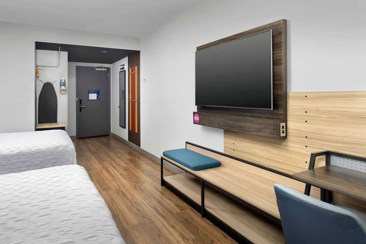 Room 12 of 33