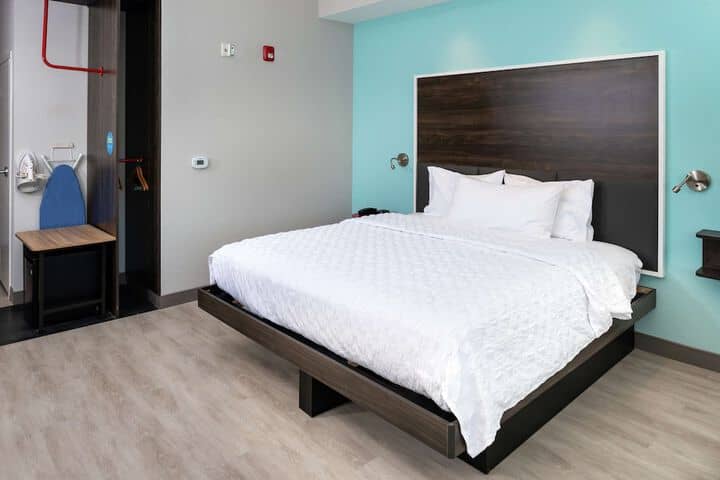 Room 27 of 123
